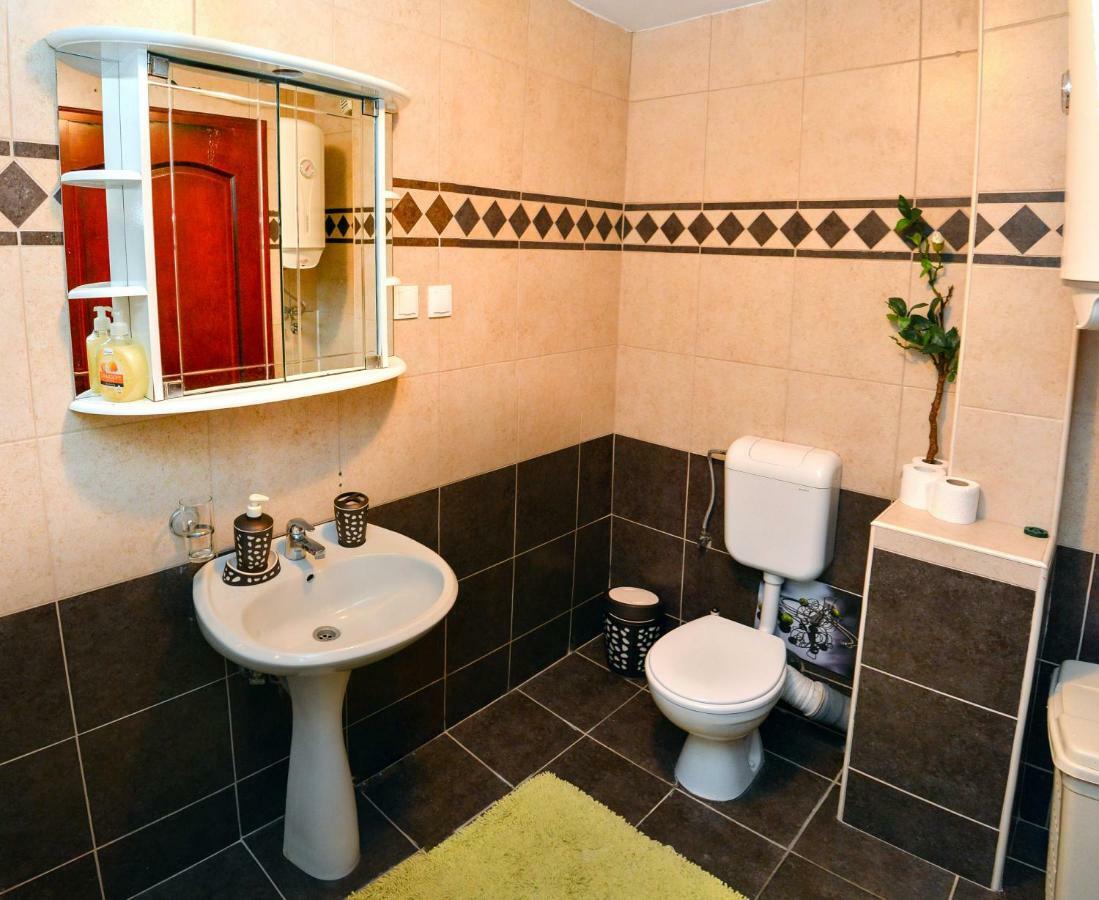 סקופיה Tomas Apartments מראה חיצוני תמונה