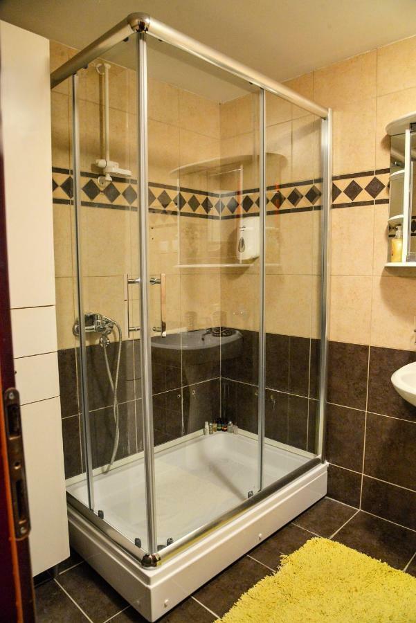 סקופיה Tomas Apartments מראה חיצוני תמונה