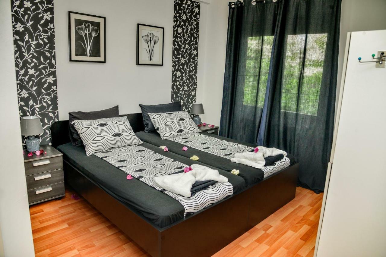 סקופיה Tomas Apartments מראה חיצוני תמונה